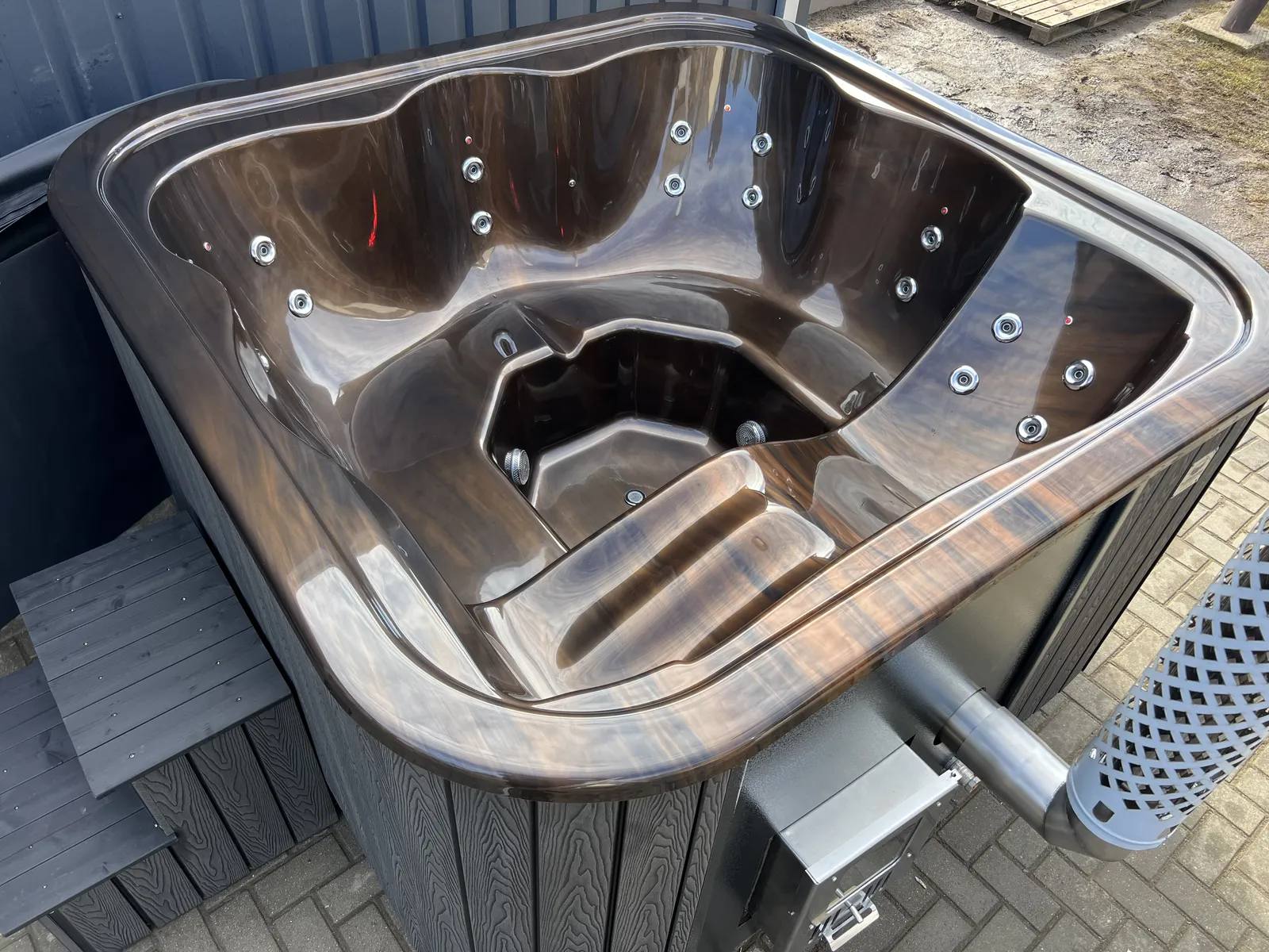 Acrylic hot tub with sleek luxury finish
